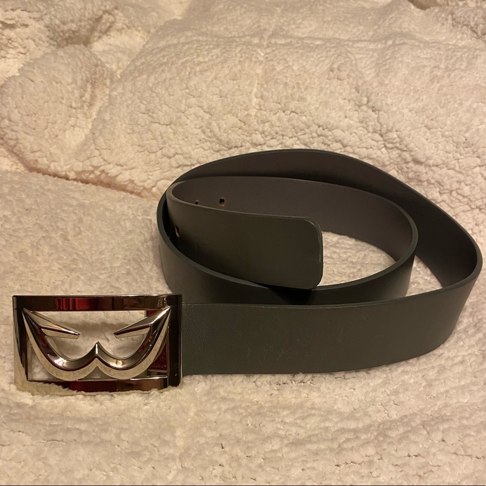 EUC The White Ball gray golf belt. Size 37.5”.